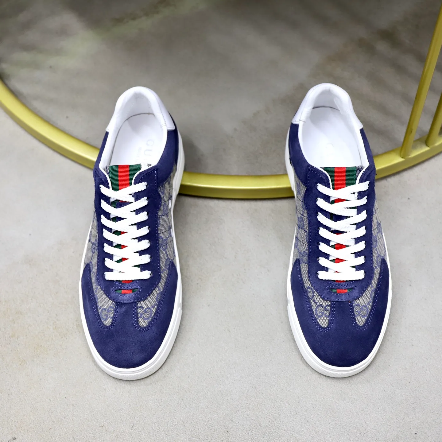 Ex-factory price: 380💰🙅‍♂️🙅‍♂️🙅‍♂️ Brand: Gucci GUCCi Standard code: 38-44 (45 customized) Grade: Same as the official website Material: Original leather splicing Comfortable and breathable sheepskin lining Original wear-resistant outsole Style category: Men's fashionable casual shoes Running sneakers Distinguished luxury brand elements Top luxury Color: actual picture color